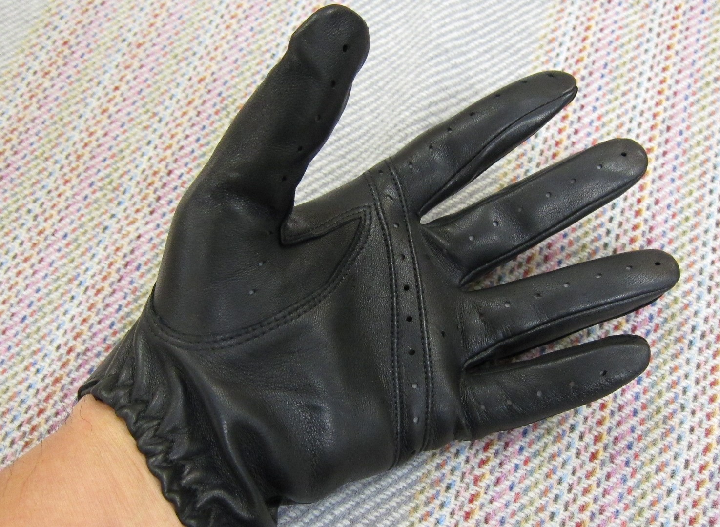 入荷速報 英国製の革手袋デンツdents メンズは2つの007と変わりディアスキン Jack Nozawaya ジャックノザワヤ